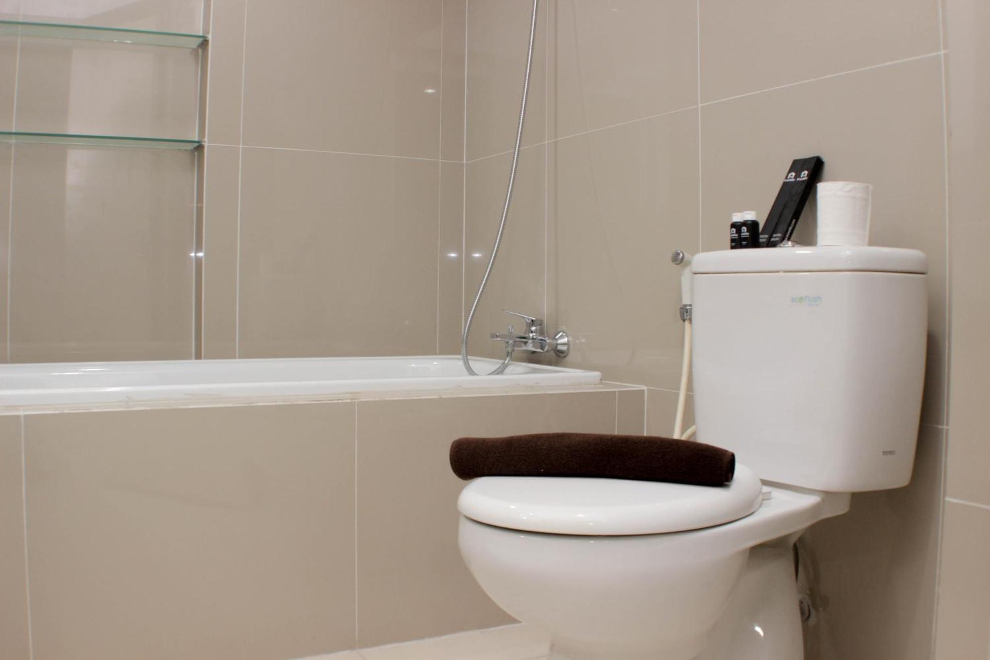 Comfortable And Spacious At Azalea By Travelio Apartemen *