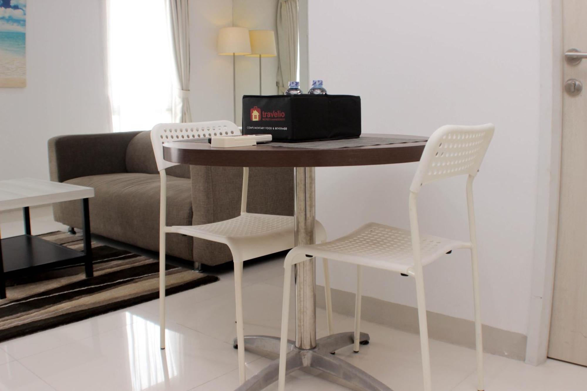 Comfortable And Spacious At Azalea By Travelio Apartemen Bekasi